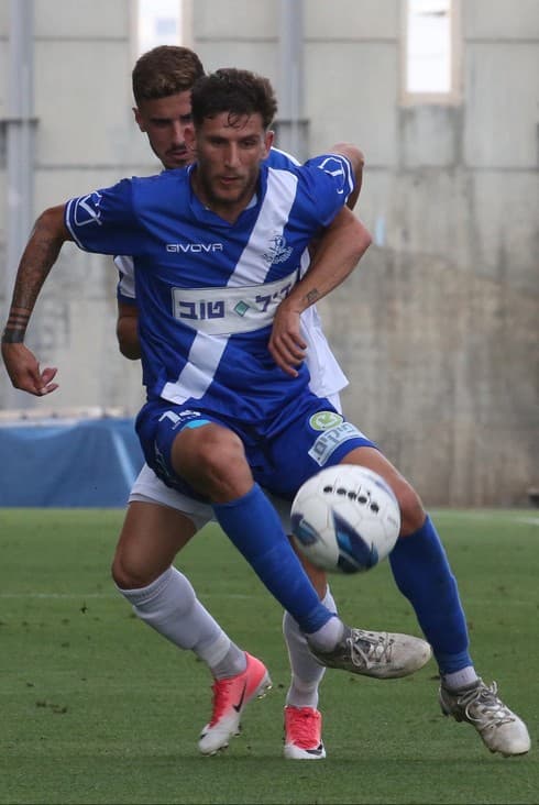 עשה הכל כדי לחזור להפועל. צרויה מול בן לוי (צילום: אורן אהרוני) עשה הכל כדי לחזור להפועל. צרויה מול בן לוי