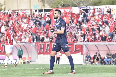 אלמליח. לא דיבר השבוע עם החברים מעפולה (צילום: שרון צור) אלמליח. לא דיבר השבוע עם החברים מעפולה