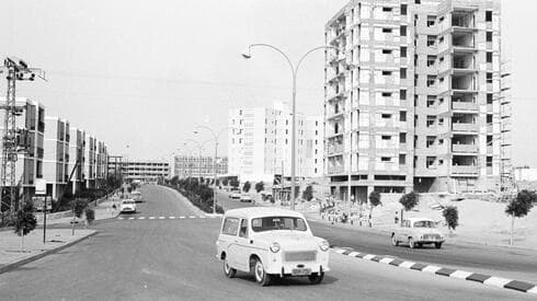 רכב מדגם סוסיתא בכבישי ישראל |