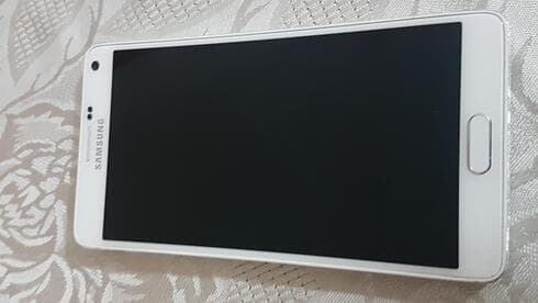 הטיח אותו ברצפה הטיח אותו ברצפה