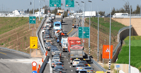 פקקים בעוקף קריות (צילום: נחום סגל) פקקים בעוקף קריות