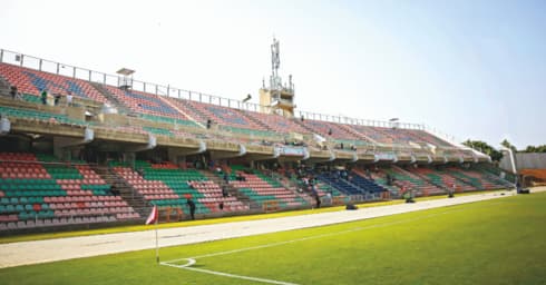 היציעים בלויטה. לא מזמינים, בלשון המעטה
