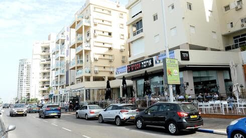 מסעדות כשרות לפסח 2025. ארומה בטיילת בת ים