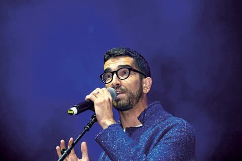 חנן בן ארי. דרישה לשנות את תנאי רכישת הכרטיסים