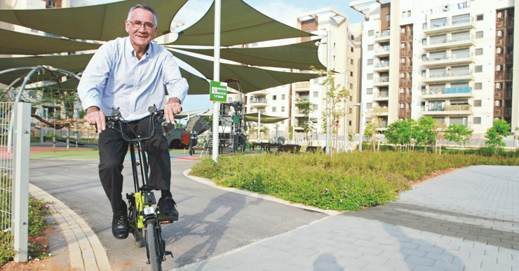 משה פדלון. "לא צריך פה את תל אביב"