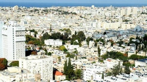 חולון במבט מלמעלה |