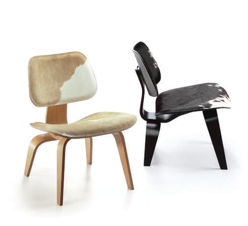 כורסאות EAMES עם חיפוי עורות למותג VITRA , להשיג בהביטאט