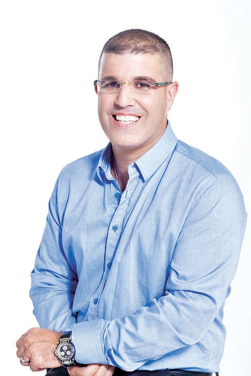 ליבגוט עם שניים מילדיו, השבוע. "הכדוריד עזר לי מאוד להתאקלם בארץ"