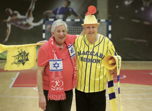 אלוני (באדום) וצוקר