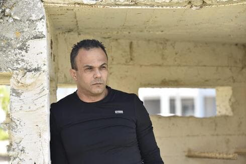 אחיקם משה דוד. "לבנון לא תעזוב אותנו" | צילום: שרון צור (אחיקם משה דוד. "לבנון לא תעזוב אותנו" | צילום: שרון צור ) אחיקם משה דוד. "לבנון לא תעזוב אותנו" | צילום: שרון צור