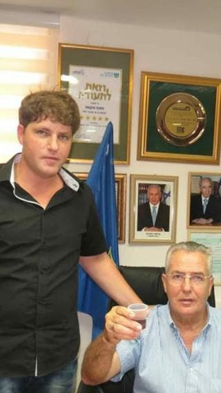 איציק אוחיון ועוזרו הצעיר רמי גרינברג