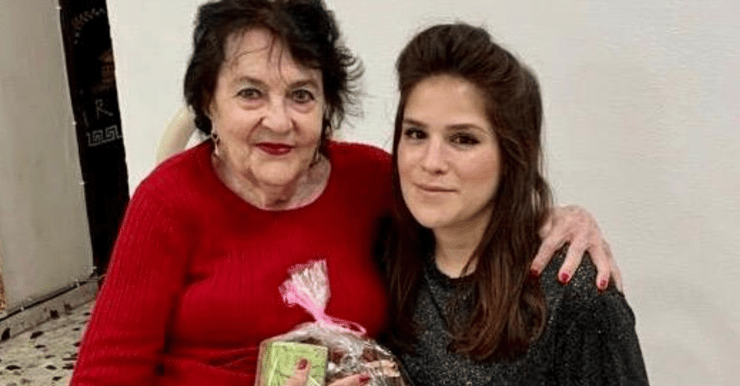 העובדת סוציאלית יערה מנדלבלט וג'וזפין אהרון