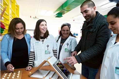 "נלחמים על כל מטופל". צוות הרצפלד בפעולה