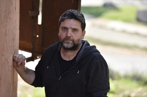 חייט. "אהוד ברק הוא גיבור"