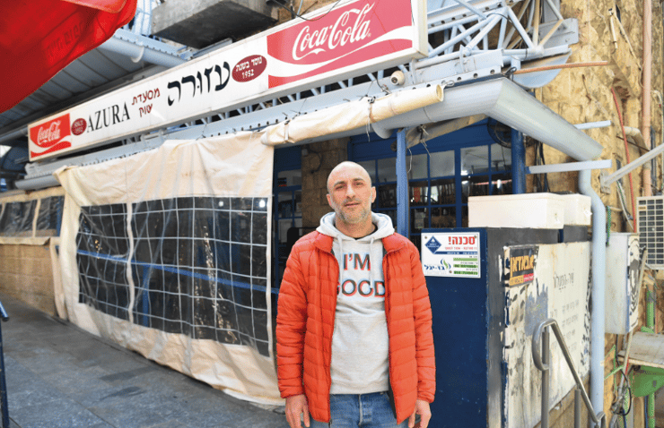 שבי שרפלר מ'עזורה'. "הוצאנו 40 עובדים לחלת"