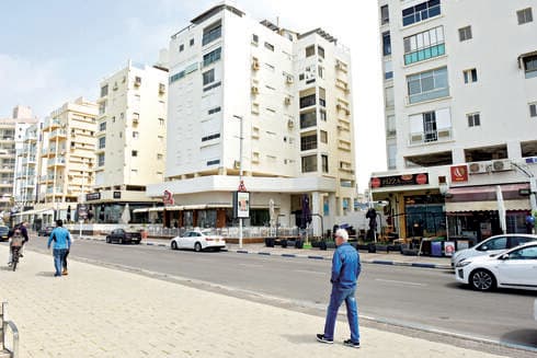 טיילת בת ים