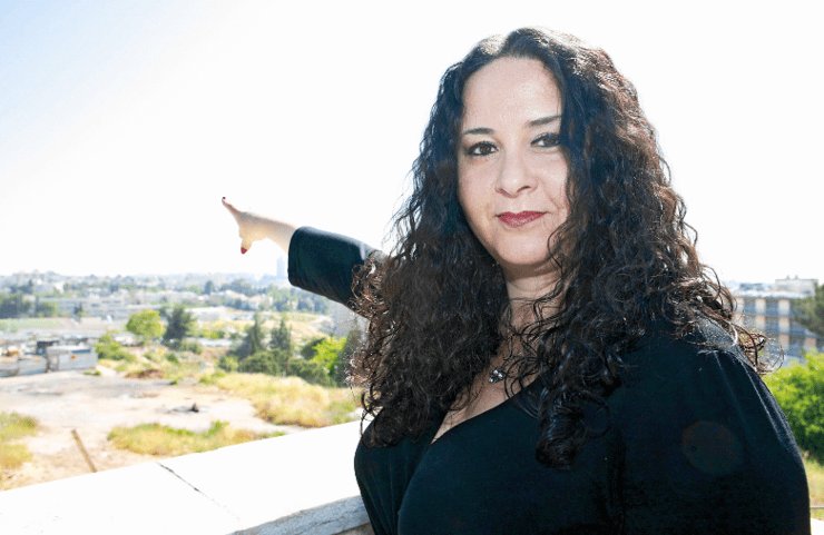 זילבר. הכדור אצלה 