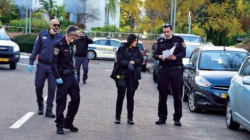 משטרת ראשון לציון בפעילות אכיפה (צילום ארכיון להמחשה בלבד: באדיבות המשטרה) משטרת ראשון לציון בפעילות אכיפה במערב העיר