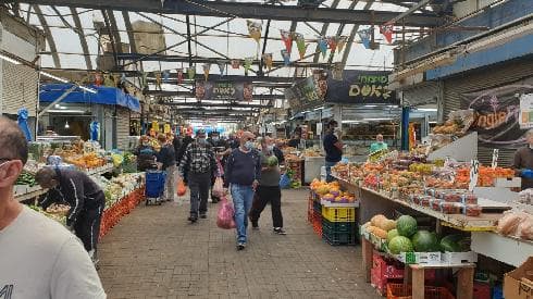 שוק באר שבע. למצולמים אין קשר לידיעה