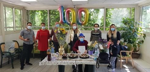 אלפרד לייבל חוגג 100 אלפרד לייבל חוגג 100