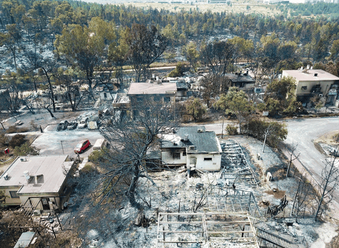 השריפה במאי 2019. רוב בתי היישוב עלו באש