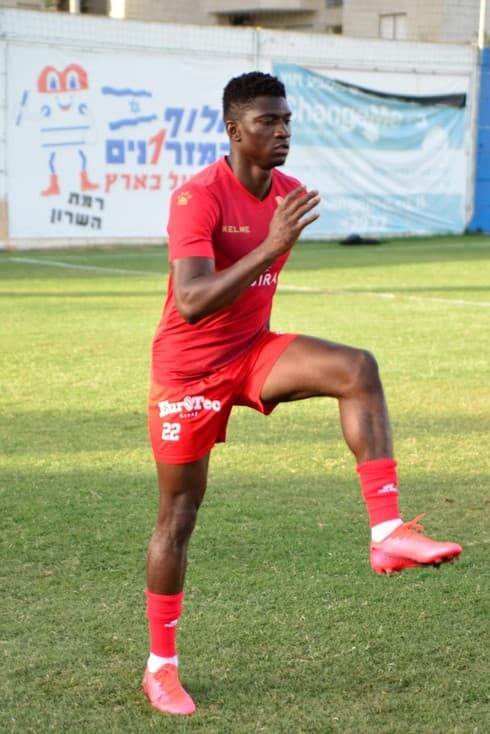 אלטון אקולטסה. רוצה להגיע מוכן לליגה