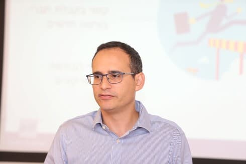 איתי בן זאב. עוזב את התפקיד איתי בן זאב. עוזב את התפקיד
