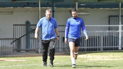 המאמן ירון הוכנבוים והכוכב שלו גיא דיין (צילום: שרון צור) המאמן ירון הוכנבוים והכוכב שלו גיא דיין