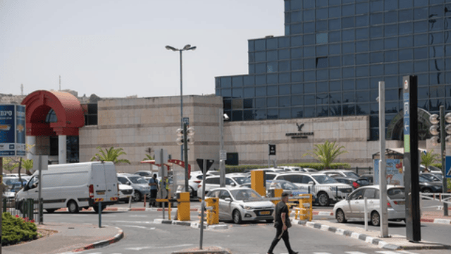 החשוד ביצע בבת ה-3 מעשים מגונים בקניון