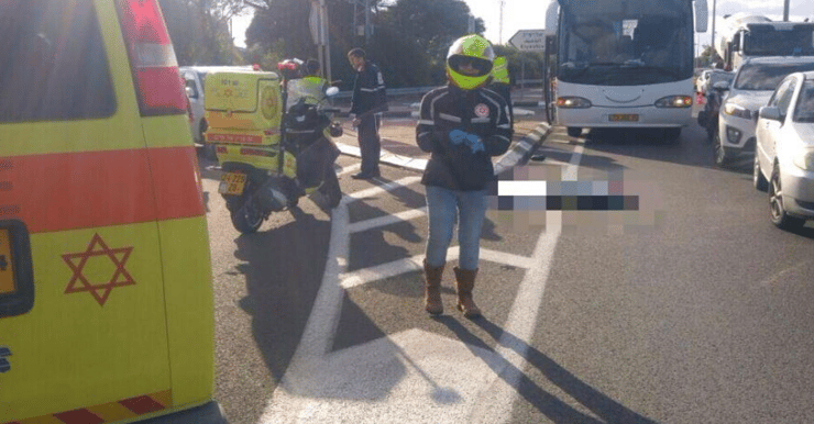 הולכת רגל כבת 70 במצב קשה 