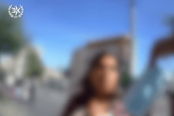 האישה שסרבה לקבל דוח על מסיכה האישה שסרבה לקבל דוח על מסיכה