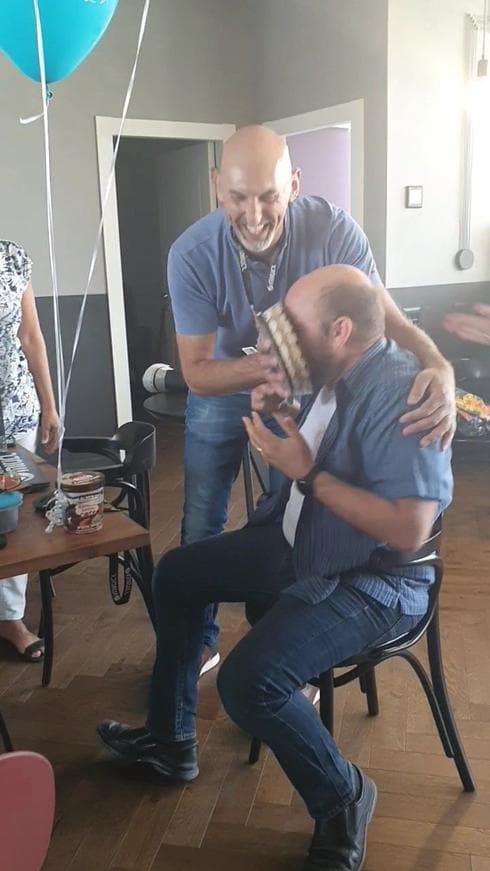 עוגה לפנים