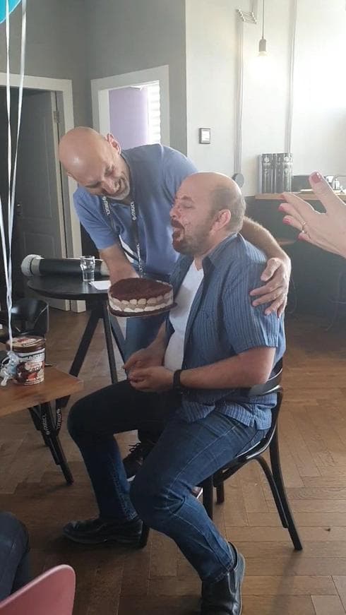 שומכר חוגג
