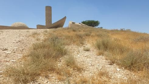 הדרך לאנדרטת חטיבת הנגב באר שבע