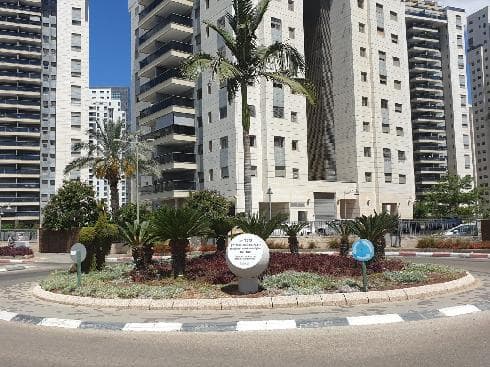  אם המושבות