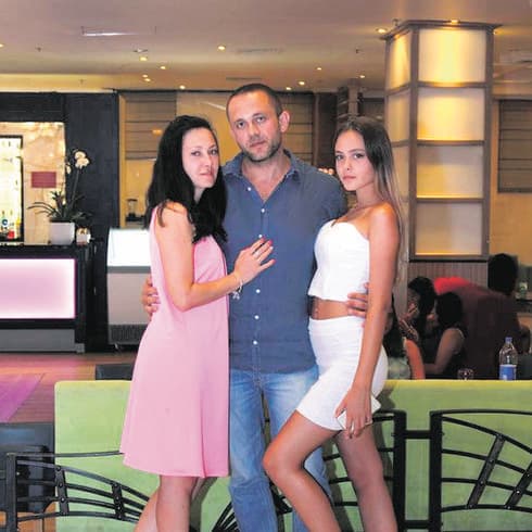 סלובודסקוי עם ההורים