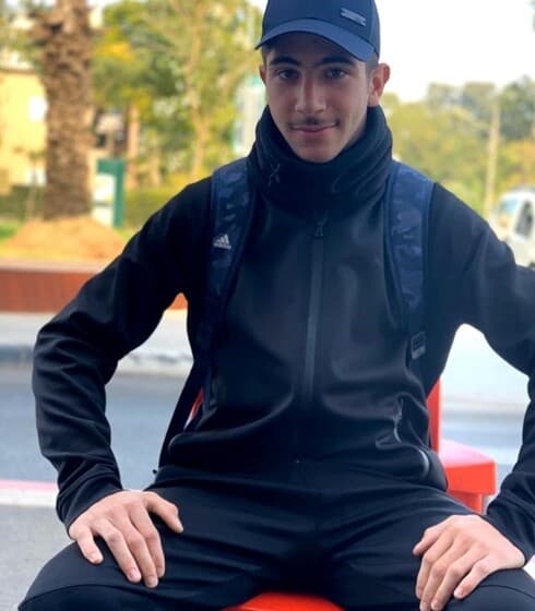 אהב בעלי חיים וחלם להיות וטרינר. אושר אלקובי ז"ל (צילום: מתוך האינסטגרם) אושר אלקובי ז"ל