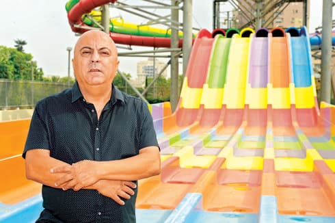 חן והמגלשות הריקות