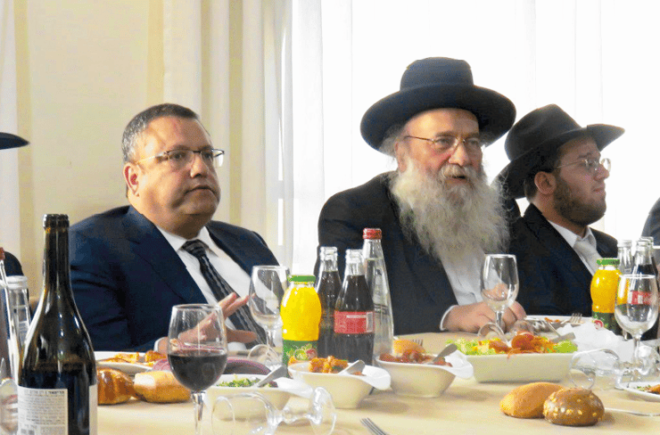 הרב סולובייצ'יק עם ליאון. בלי גינוני כבוד, אבל עם הרבה עוצמה