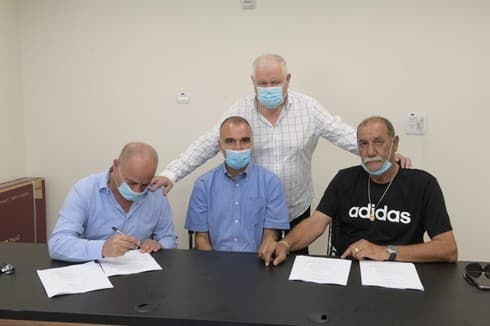 חותמים הסכם עם מכבי אחי נצרת 