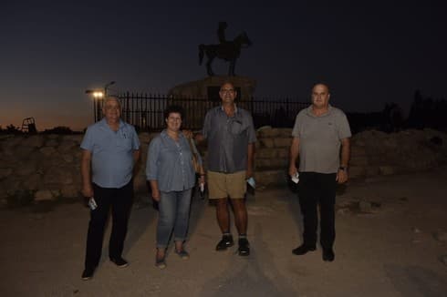 הפסל הוא אחד מסמלי העמק