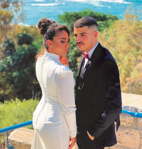 משה ואליאור אזוי. "זה סיפור לספר לנכדים" 