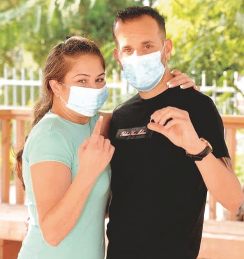 מעין אליהו ואבי אסור. "ברור שלא ככה דמיינו את החתונה שלנו" 