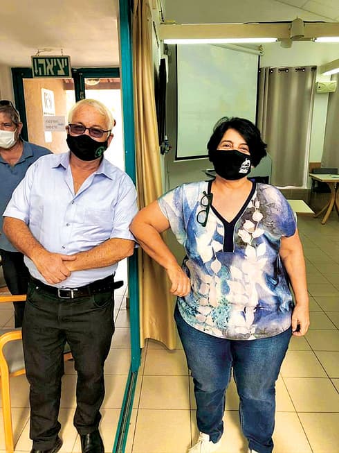 שוסטר וצרפתי-הרכבי שוסטר וצרפתי-הרכבי