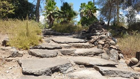 'מעל גולני' באתר