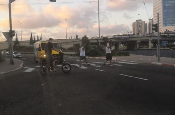 מהמחאה בראשון לציון. "התנפלו עליי"