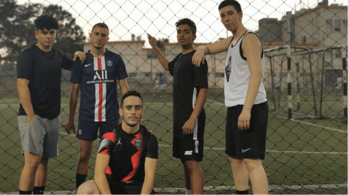 כדורגלים בגל גווני הקשת הלהטבית