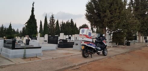 זירת ההתאבדות בבית העלמין זירת ההתאבדות בבית העלמין
