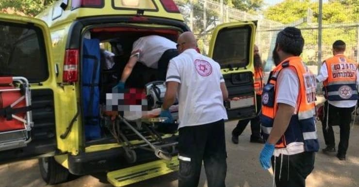פונה לבית החולים ללא נשימה ודופק