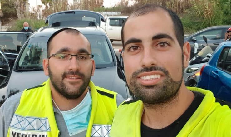ליאור לוי ויקיר רפאלי, כונני סניף בת ים